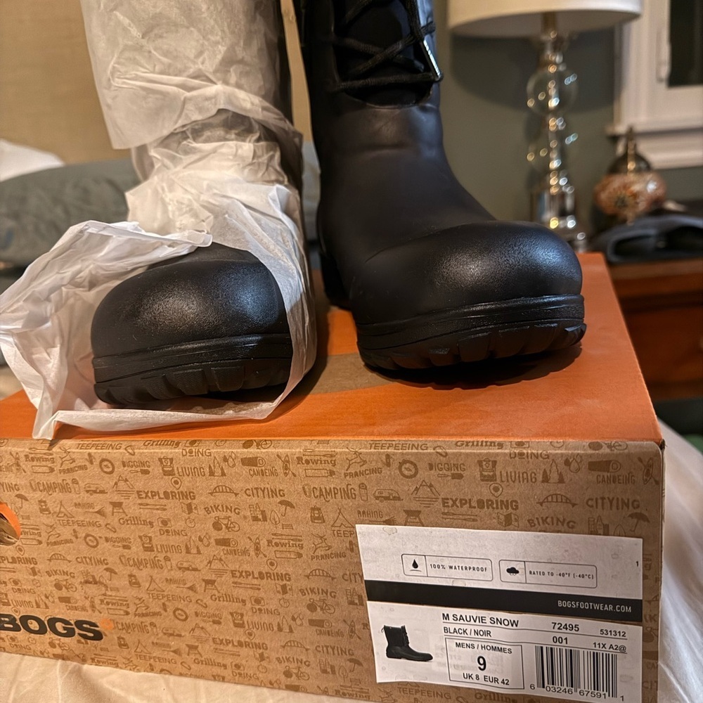 BOGS Men's Black Mauve Snow Boots